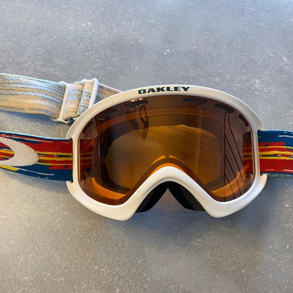 Oakley Kids Ski/snowboard googles - Picture 1 of 6